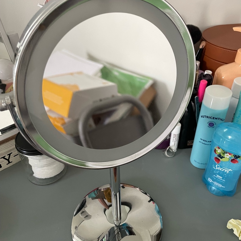 Makeup mirror - Picture 9 of 9